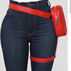 Fashionable leg bag